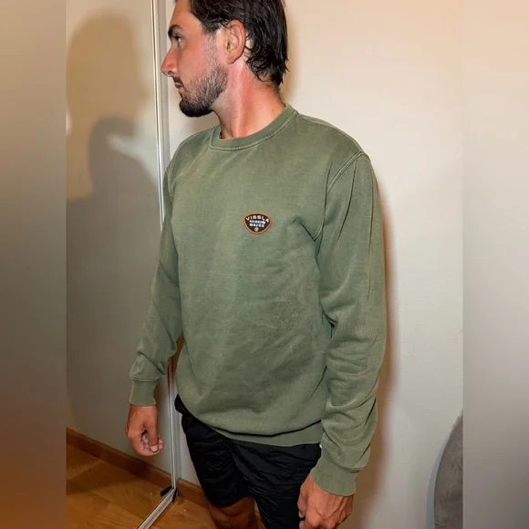 VISSLA sweatshirt - Picture 3 of 14